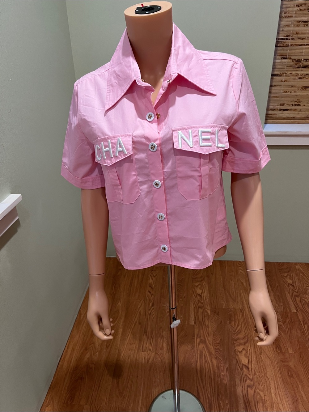 Inspired Pink Short-Sleeve Button Down Shirt with Front Logo Pockets Size M